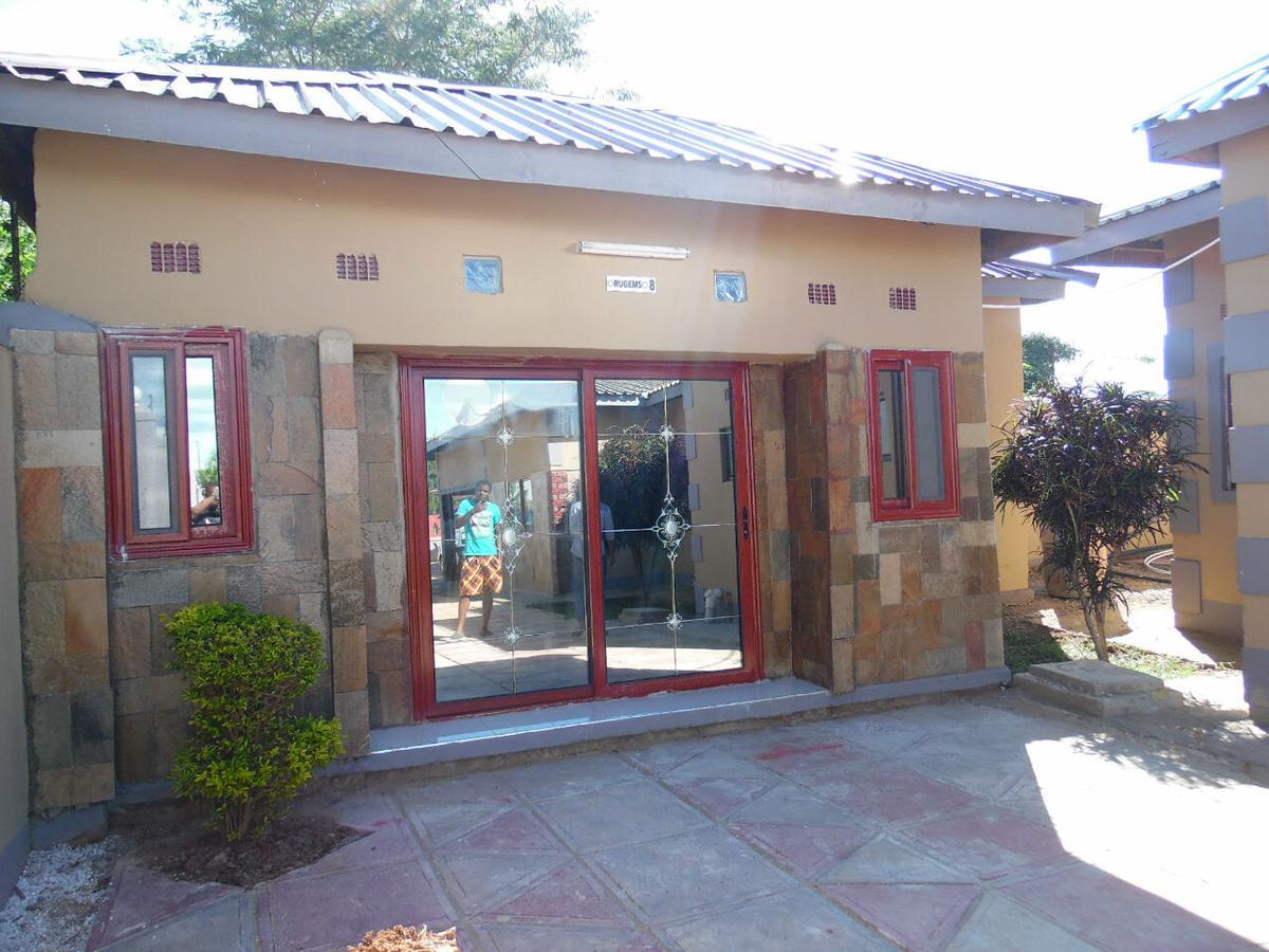 Rugems Executive Lodge ลุซากา ภายนอก รูปภาพ