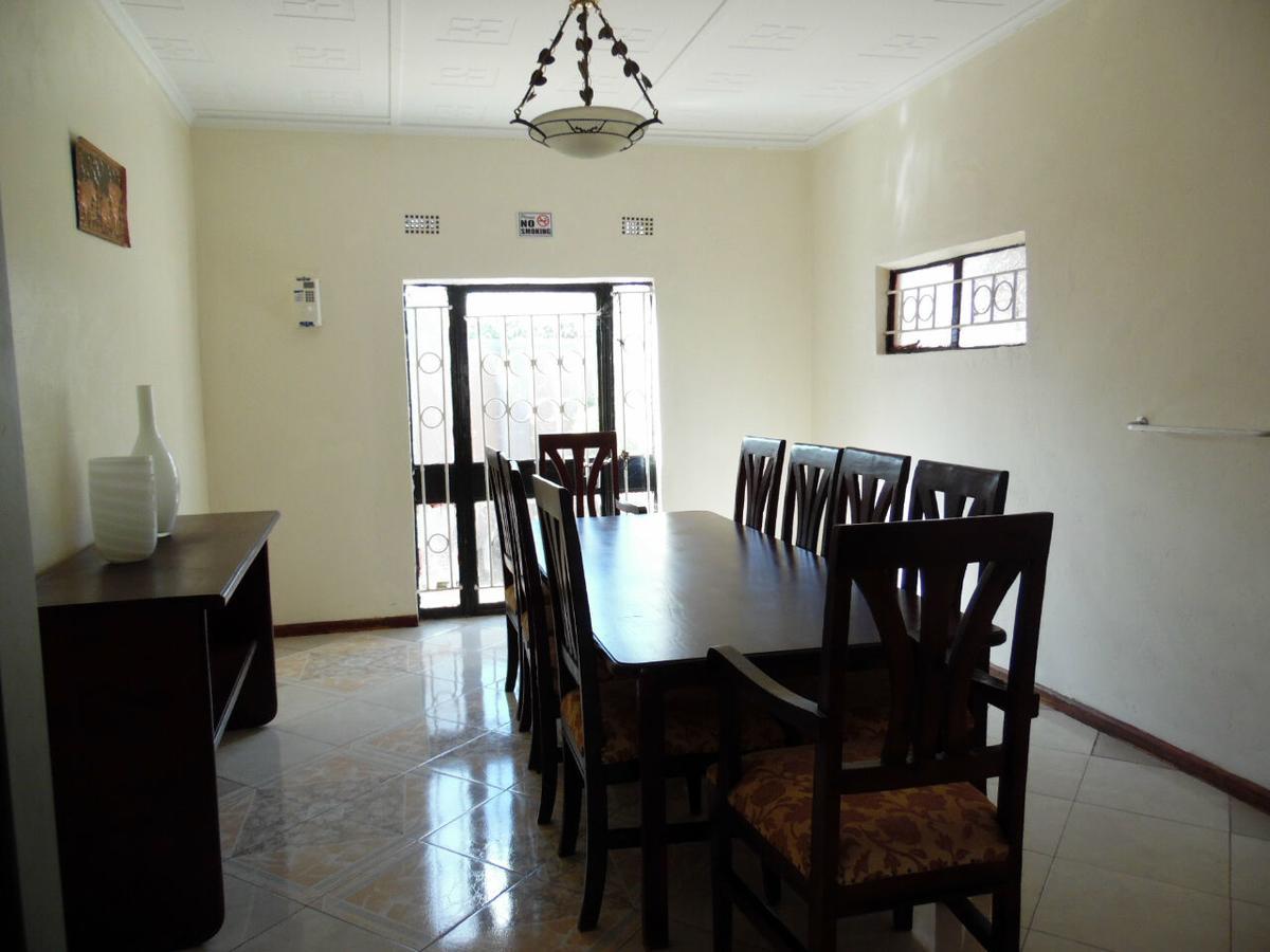 Rugems Executive Lodge ลุซากา ภายนอก รูปภาพ