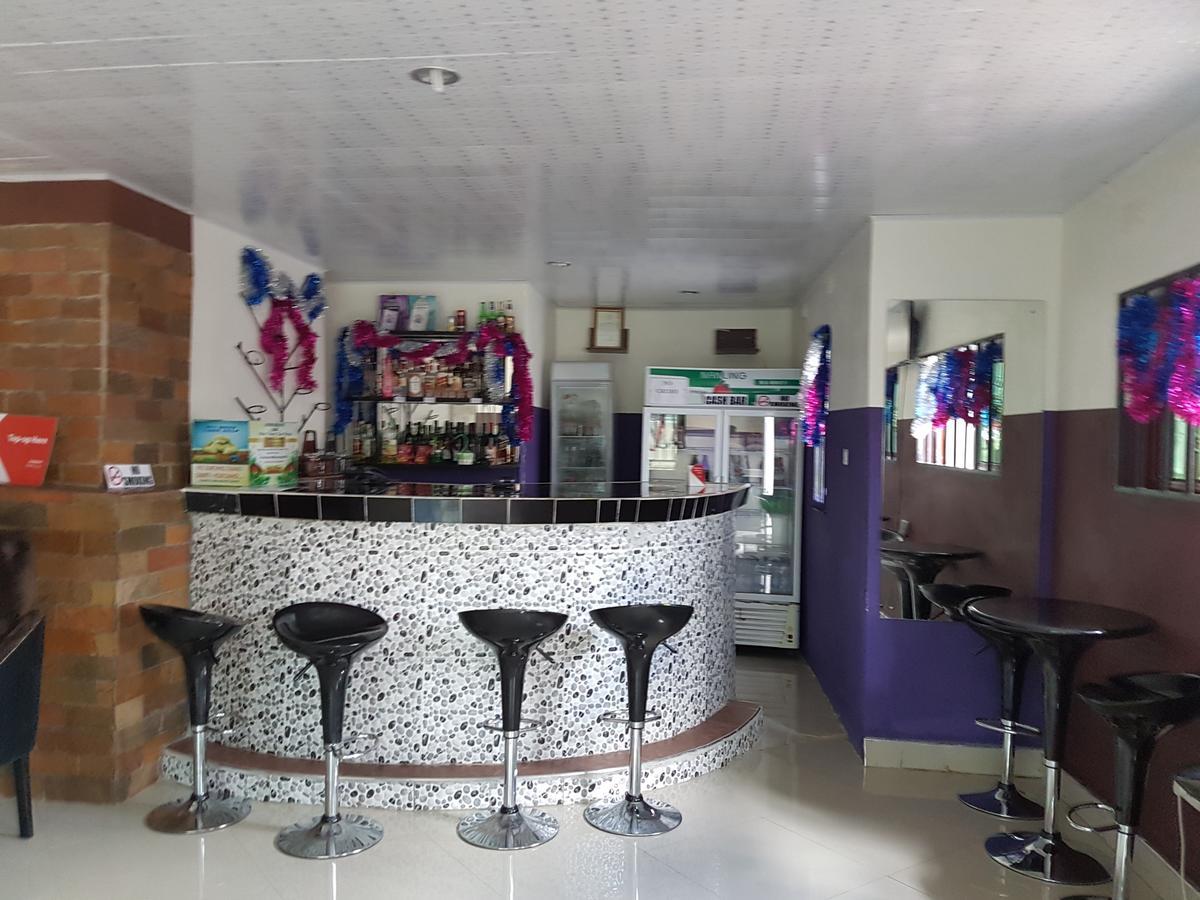 Rugems Executive Lodge ลุซากา ภายนอก รูปภาพ