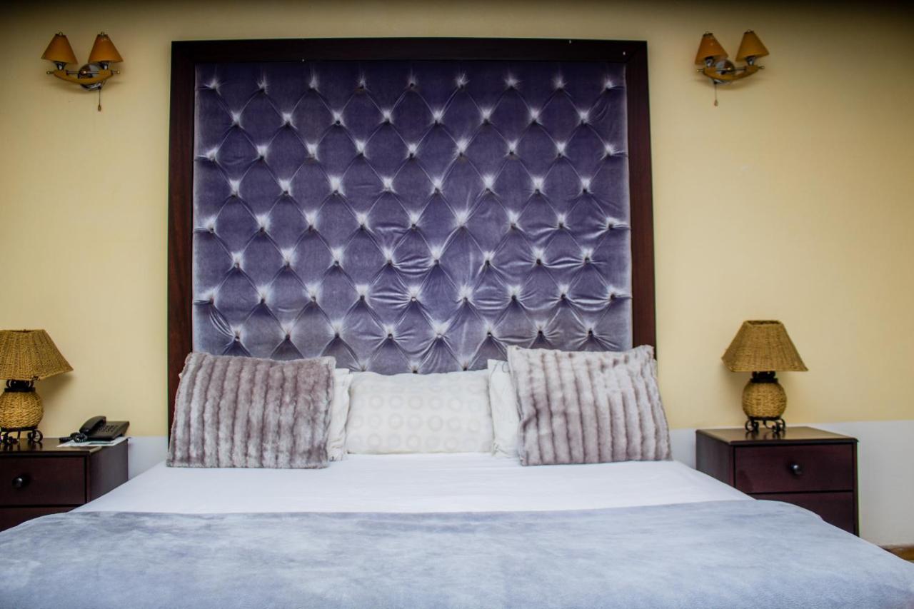 Rugems Executive Lodge ลุซากา ภายนอก รูปภาพ