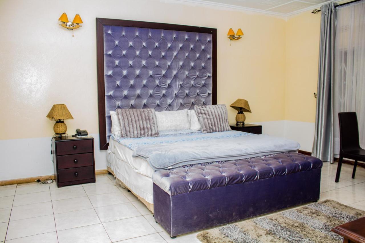 Rugems Executive Lodge ลุซากา ภายนอก รูปภาพ