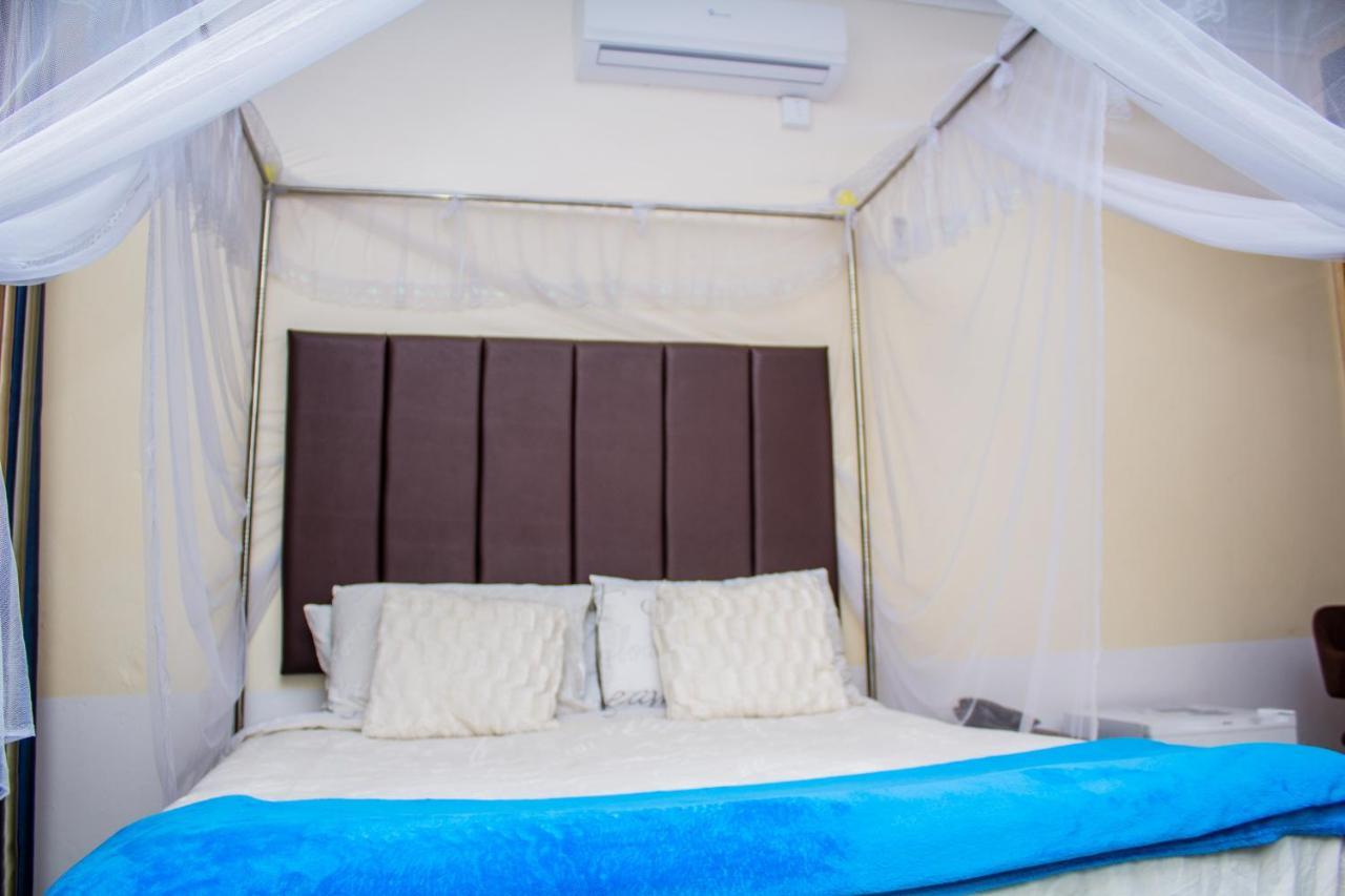 Rugems Executive Lodge ลุซากา ภายนอก รูปภาพ