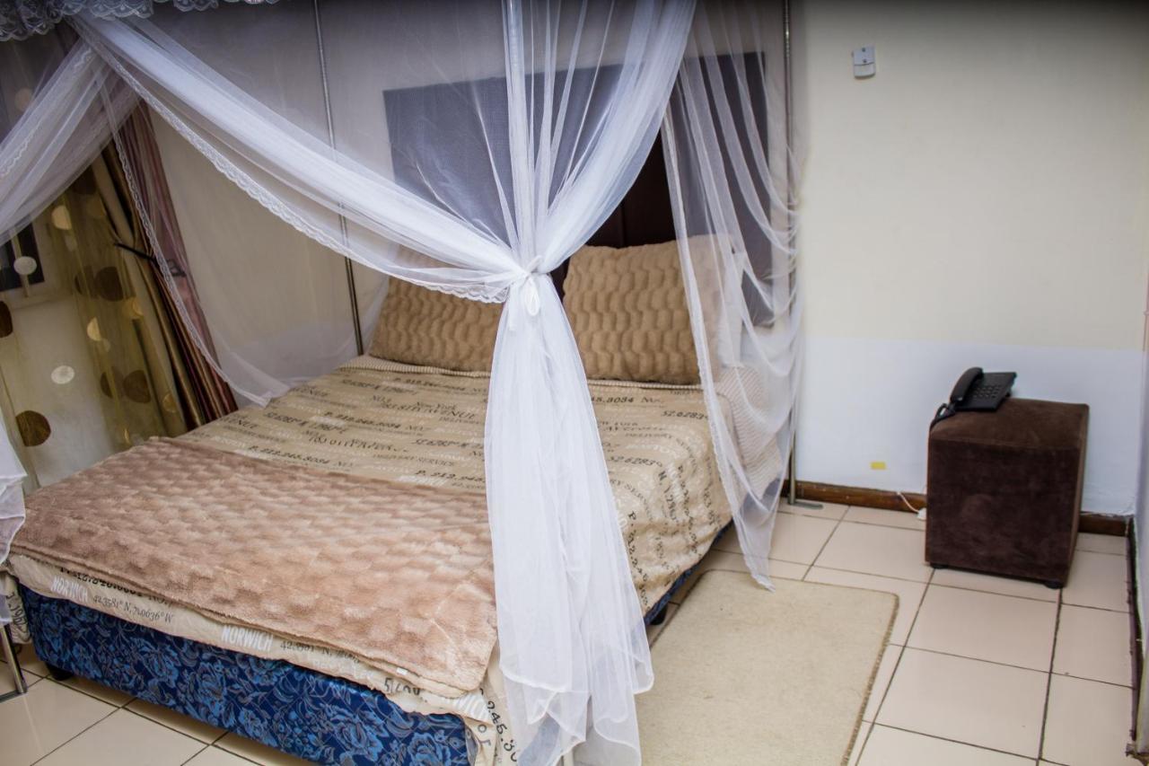 Rugems Executive Lodge ลุซากา ภายนอก รูปภาพ